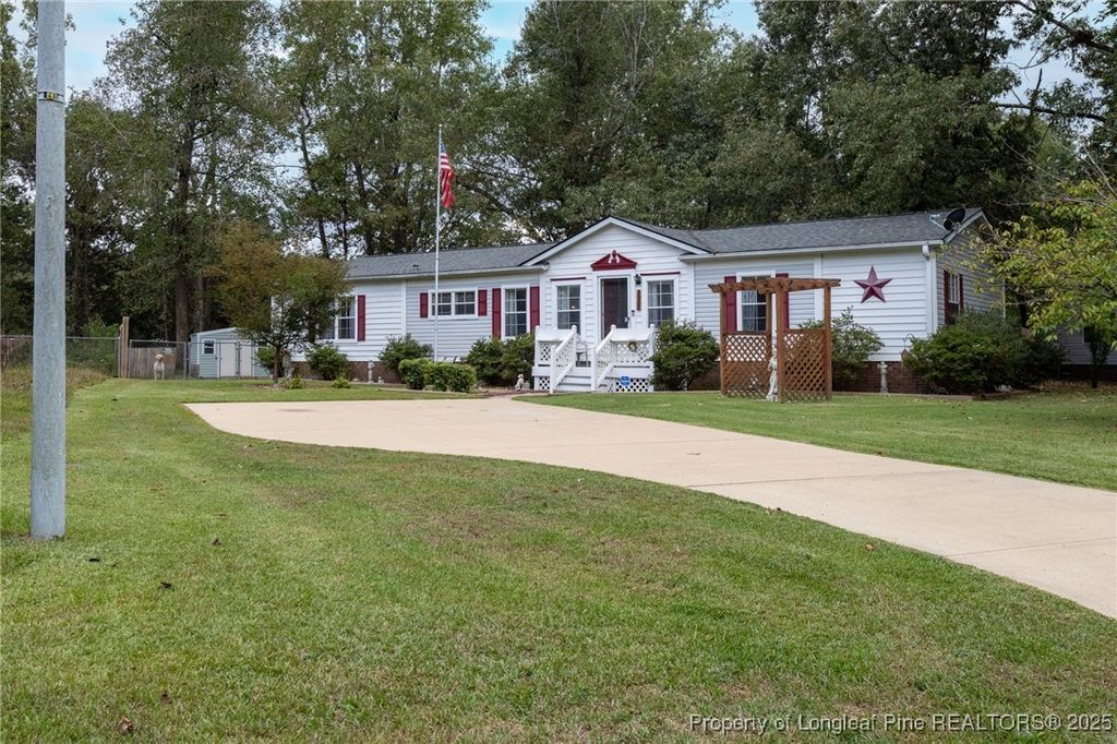 Photo of 520 Inverary Drive, Raeford, NC 28376 (MLS # 751536)