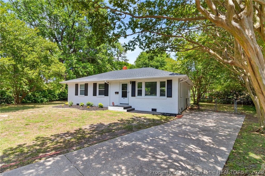 Photo of 511 Terry Circle, Fayetteville, NC 28304 (MLS # 763192)