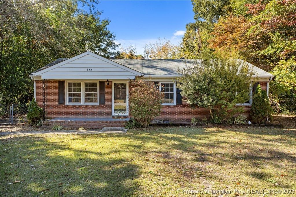 Photo of 1932 Westhill Drive, Fayetteville, NC 28304 (MLS # 752531)