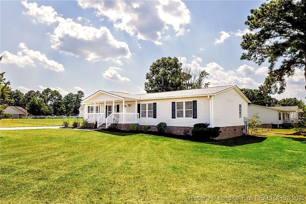 Photo of 1504 Clan Campbell Drive, Raeford, NC 28376 (MLS # 749973)