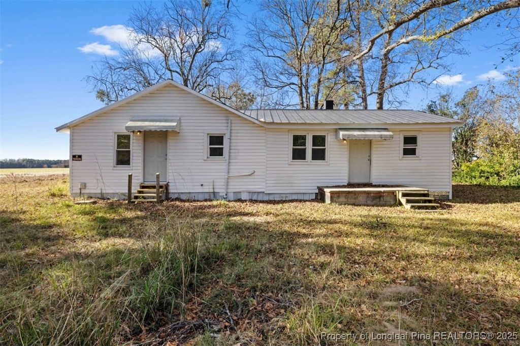 Photo of 1055 Old Fayetteville Road, Salemburg, NC 28385 (MLS # 754611)