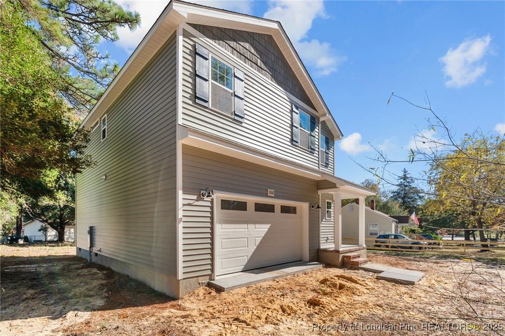 Photo of 1010 W Saunders Avenue, Aberdeen, NC 28315 (MLS # 752988)