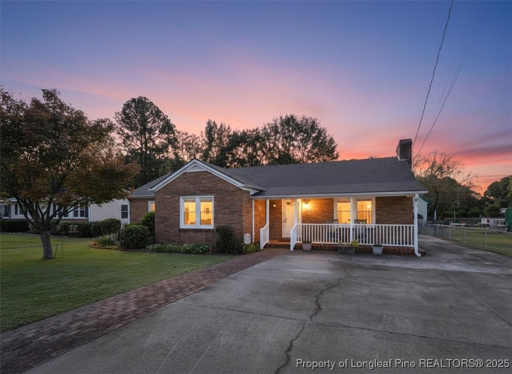 Photo of 807 Raleigh Road, Clinton, NC 28328 (MLS # 752980)