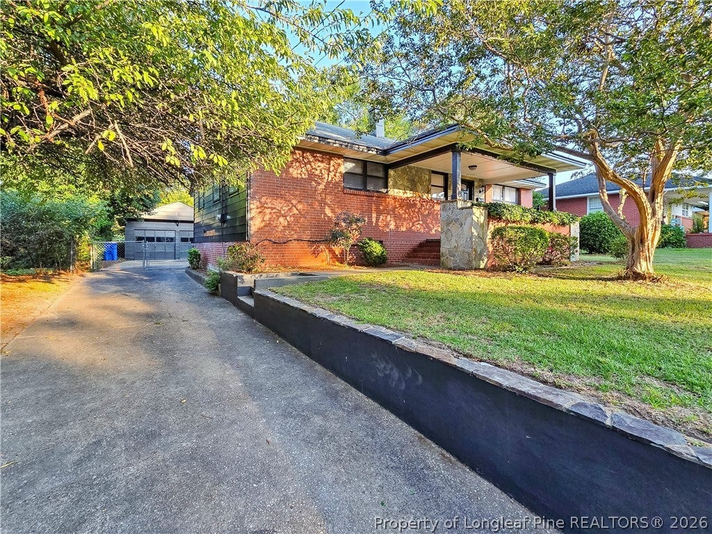 Photo of 469 McRae Drive, Fayetteville, NC 28305 (MLS # 769773)
