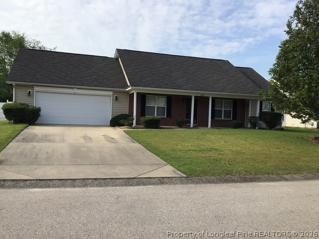 Photo 1 of 11 — 696 Fairfield Circle, Raeford, NC 28376