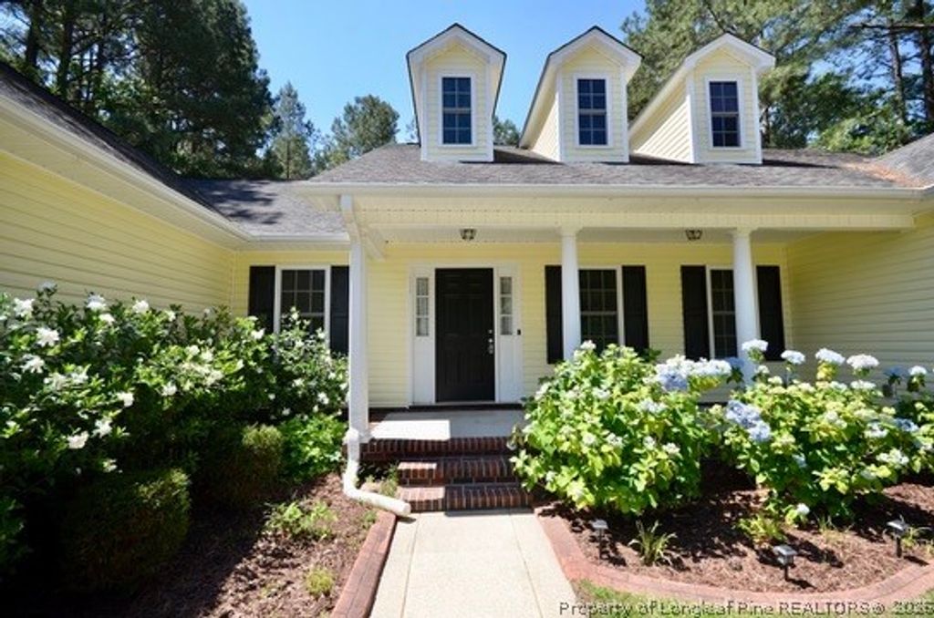 Photo of 2170 Cora Drive, Hope Mills, NC 28348 (MLS # 762937)