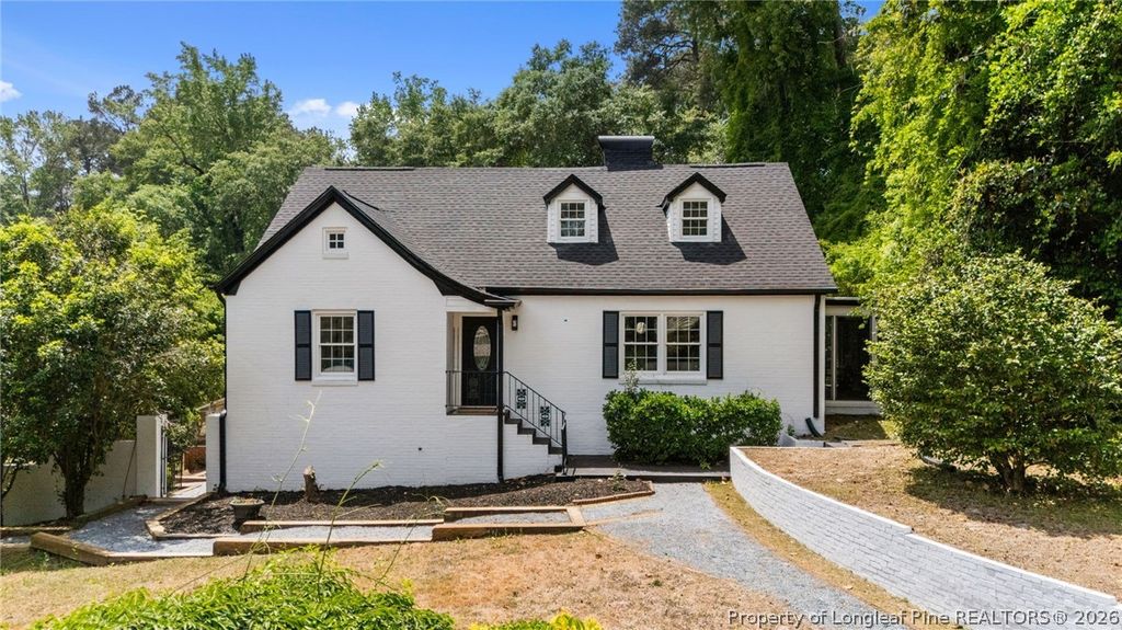 Photo of 905 Riverside Boulevard, Lumberton, NC 28358 (MLS # 761617)