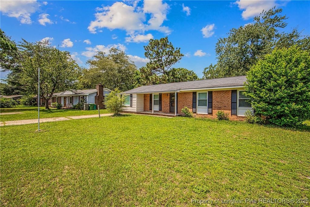 Photo of 5929 Spinner Road, Hope Mills, NC 28348 (MLS # 749098)