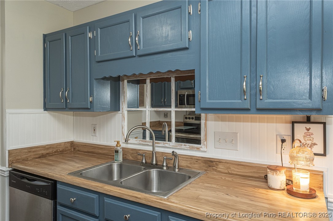 Fayetteville, North Carolina 28314, United States, 3 Bedrooms Bedrooms, ,2 BathroomsBathrooms,Residential,Pending,156428