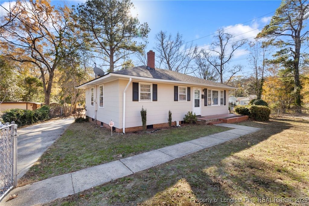 Photo of 302 Brookwood Avenue, Fayetteville, NC 28301 (MLS # 755098)