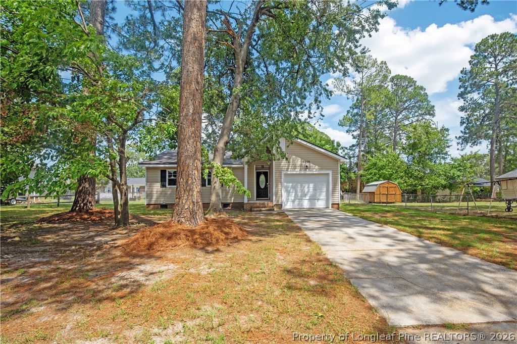 Photo of 3695 applegate Road, Hope Mills, NC 28348 (MLS # 766484)