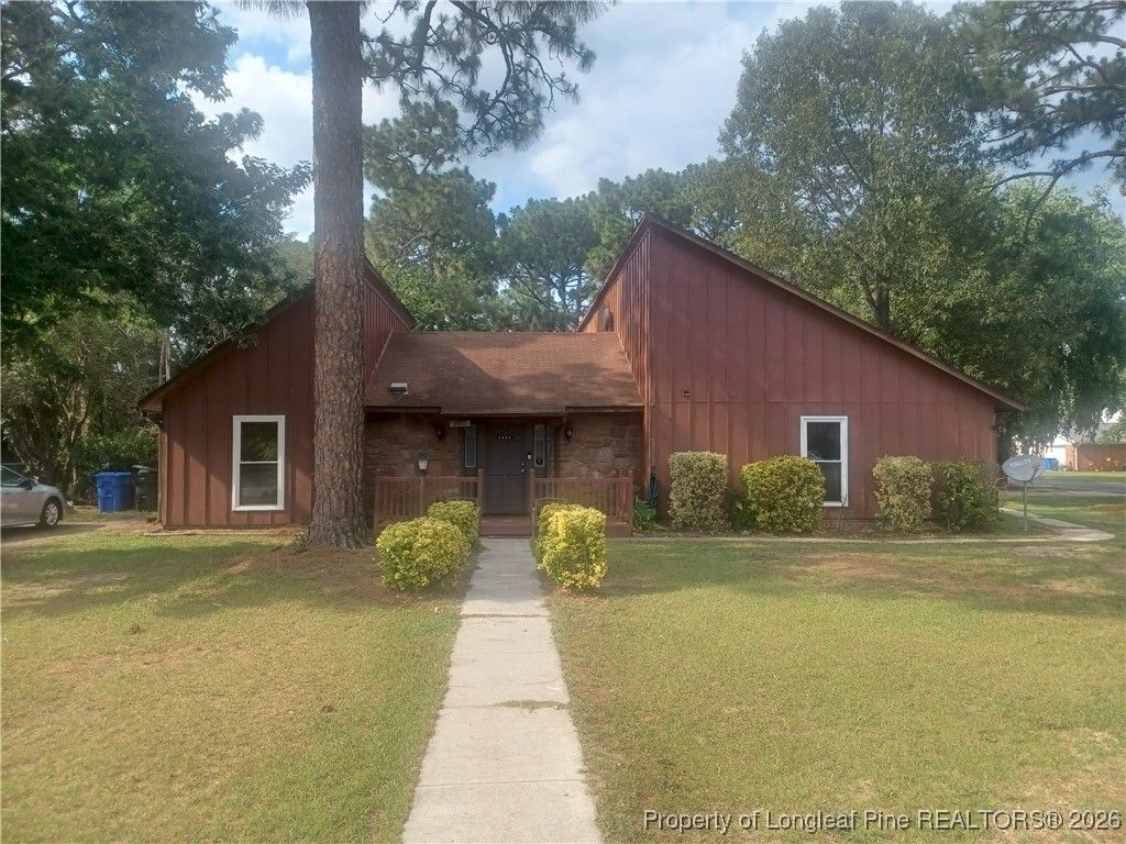 Photo of 6804 Timbercroft Lane, Fayetteville, NC 28314 (MLS # 756053)