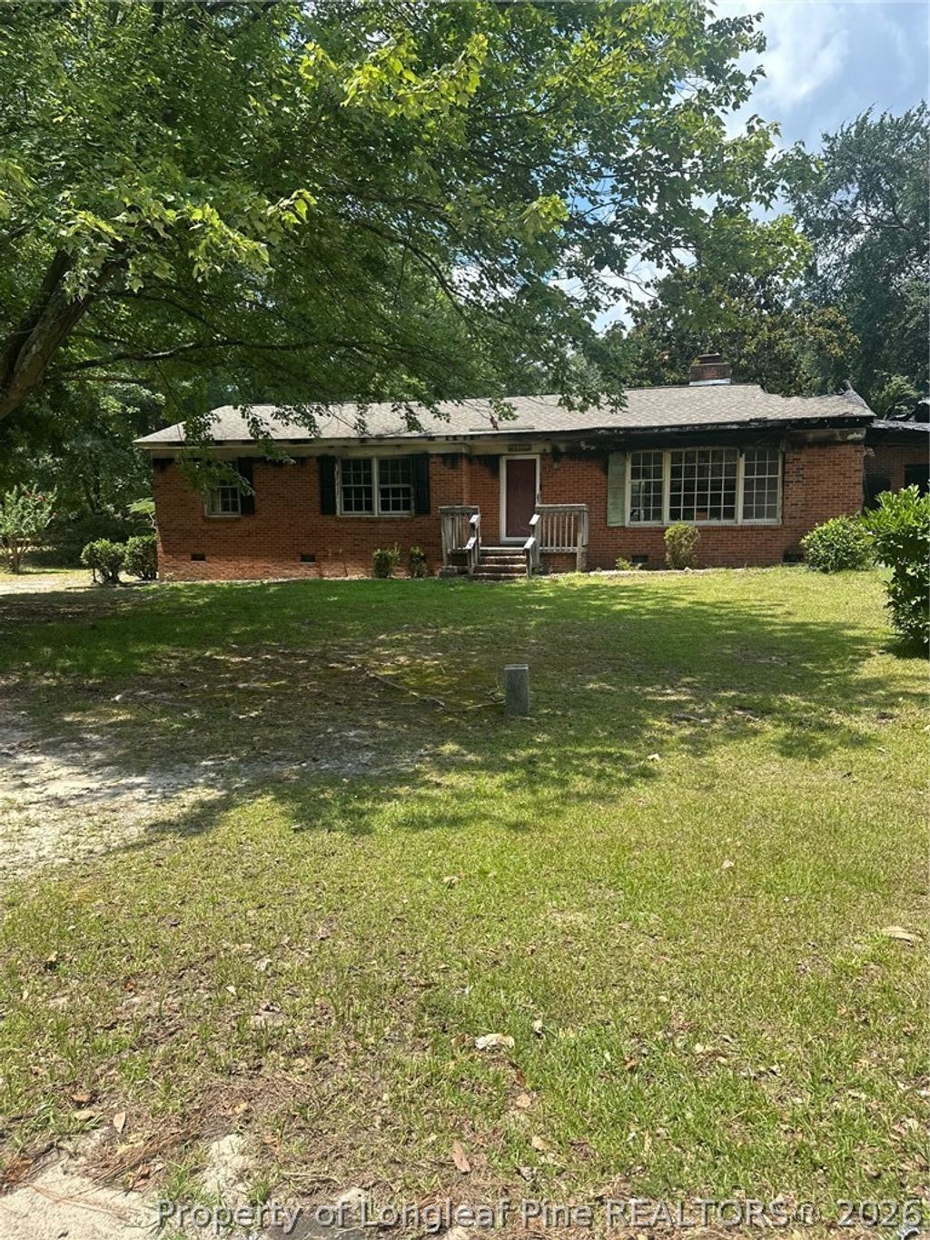 Photo of 1701 Crest Drive, Aberdeen, NC 28315 (MLS # 765599)