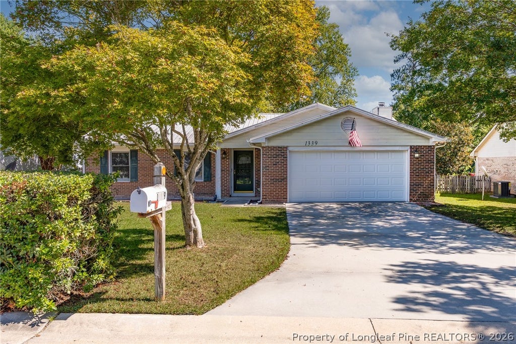 Photo of 1339 Oak Knolls Drive, Fayetteville, NC 28314 (MLS # 770199)