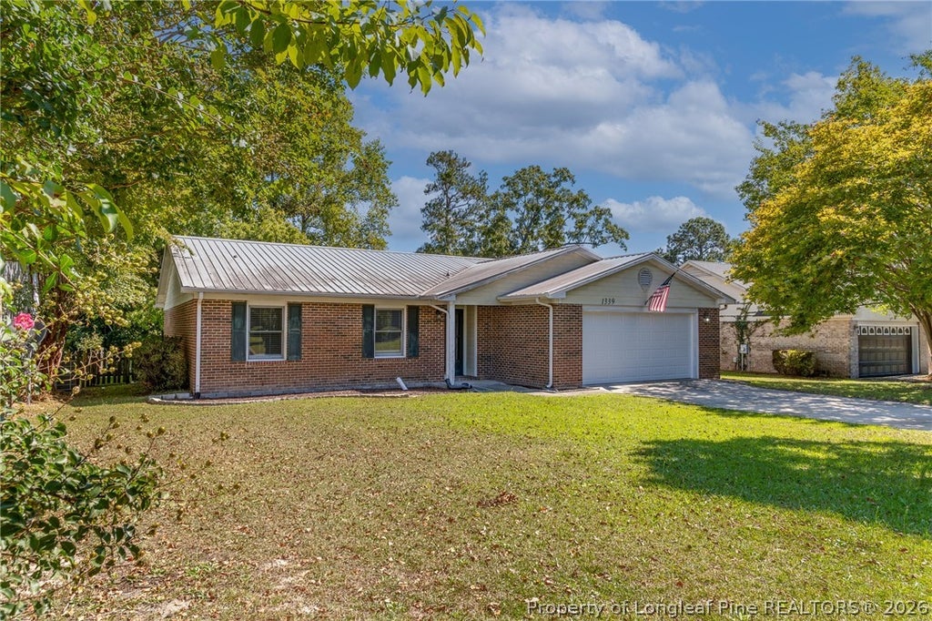 Photo of 1339 Oak Knolls Drive, Fayetteville, NC 28314 (MLS # 770199)