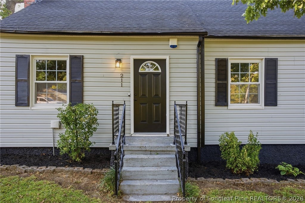 Photo of 211 W Central Avenue, Raeford, NC 28376 (MLS # 770810)