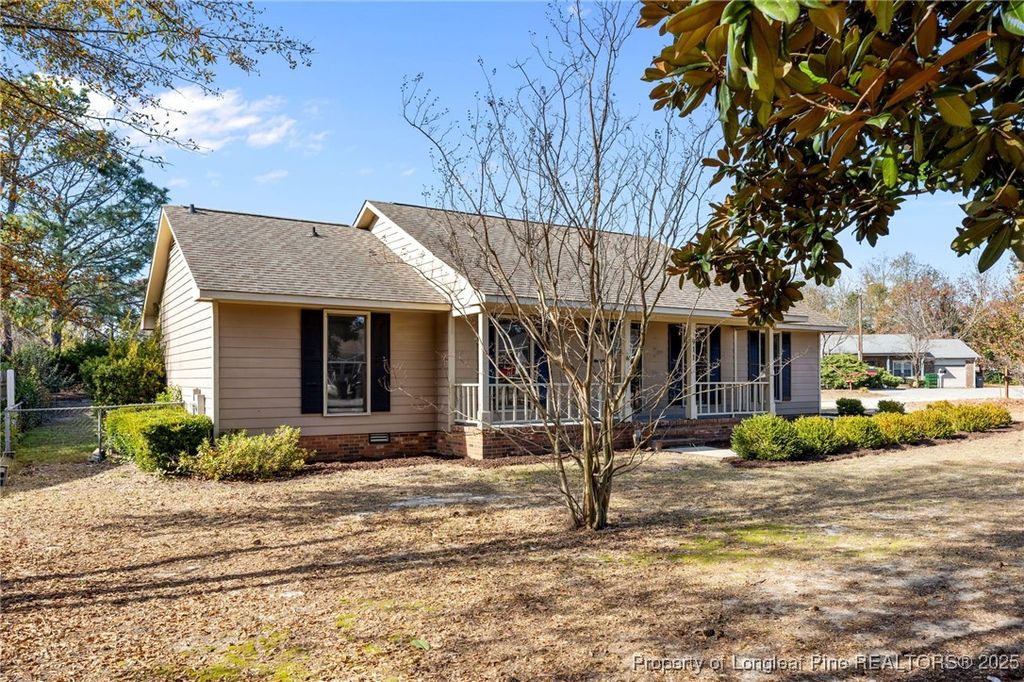 Photo of 911 Axis Circle, Hope Mills, NC 28348 (MLS # 753958)