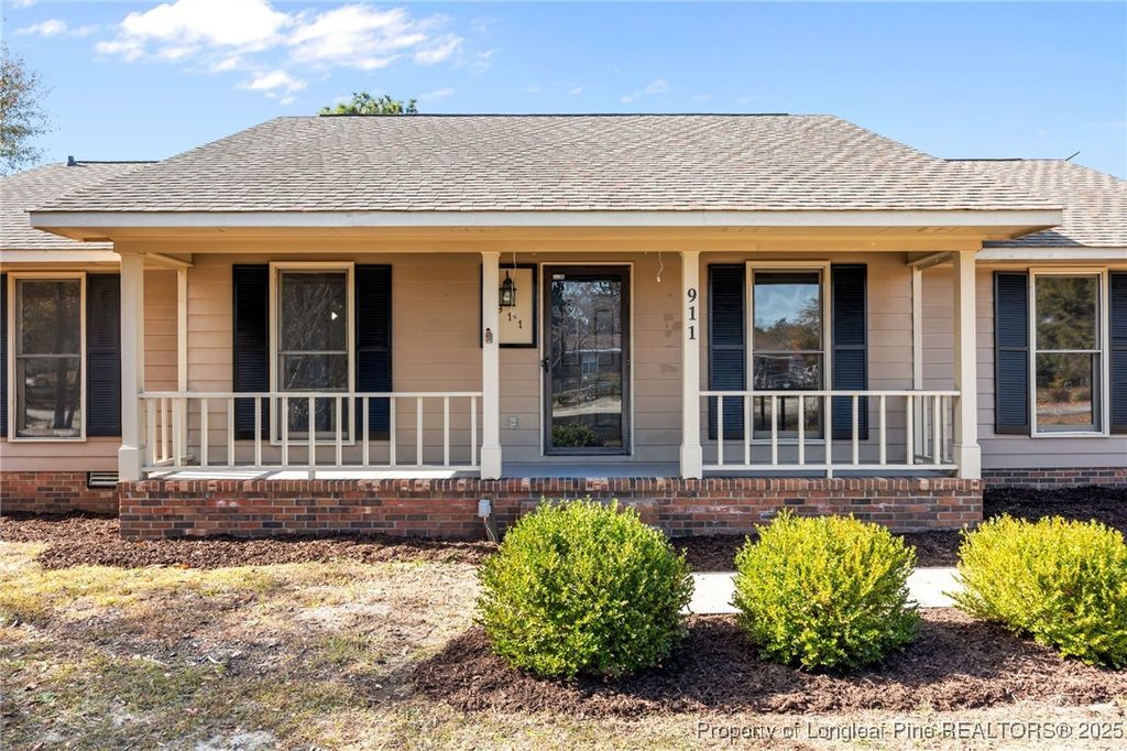 Photo of 911 Axis Circle, Hope Mills, NC 28348 (MLS # 753958)