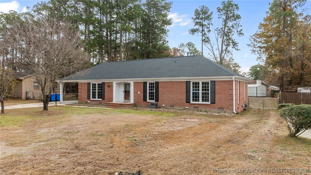 Photo of 335 McFadyen Drive, Fayetteville, NC 28314 (MLS # 754433)