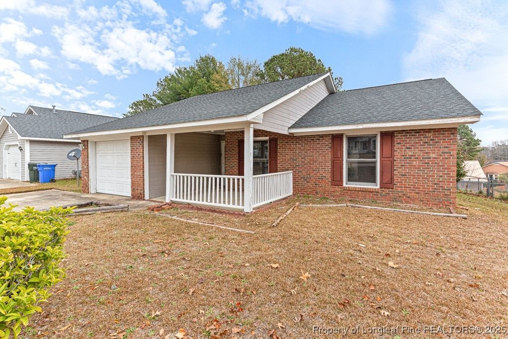 Photo of 1635 Winnabow Drive, Fayetteville, NC 28304 (MLS # 754321)