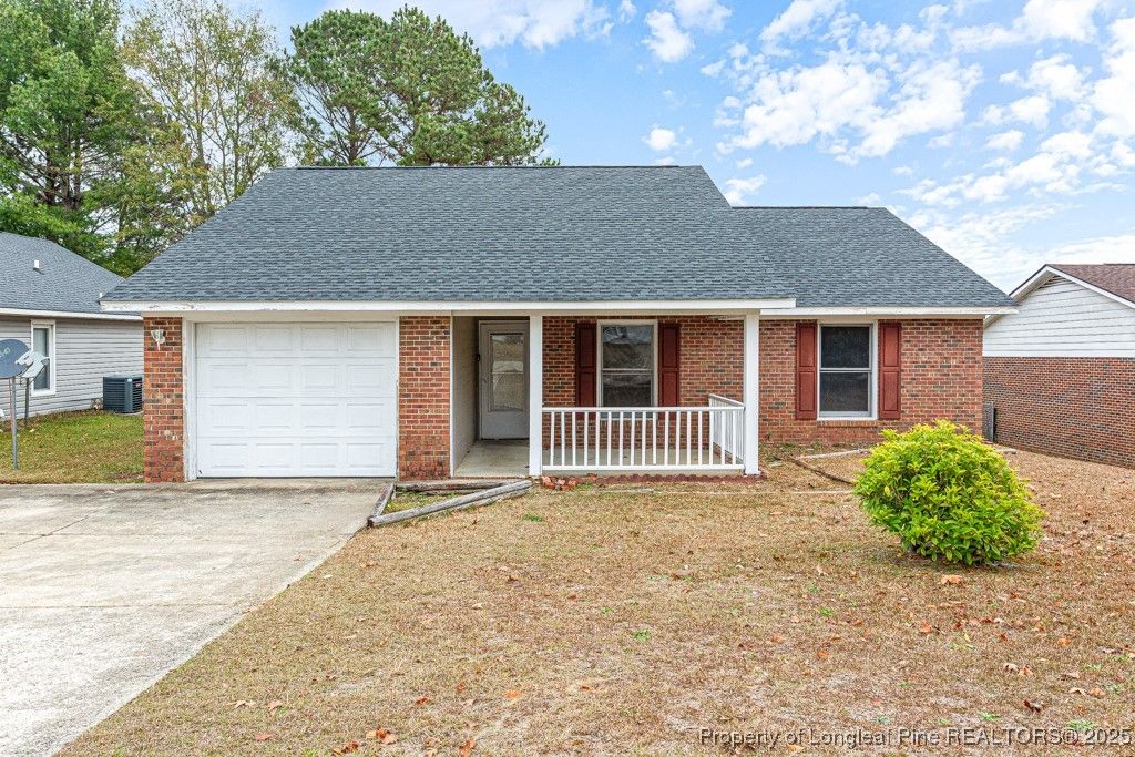 Photo of 1635 Winnabow Drive, Fayetteville, NC 28304 (MLS # 754321)