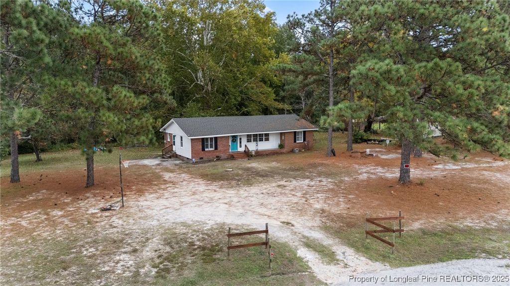 Photo of 29844 N Turnpike Road, Wagram, NC 28396 (MLS # 751684)