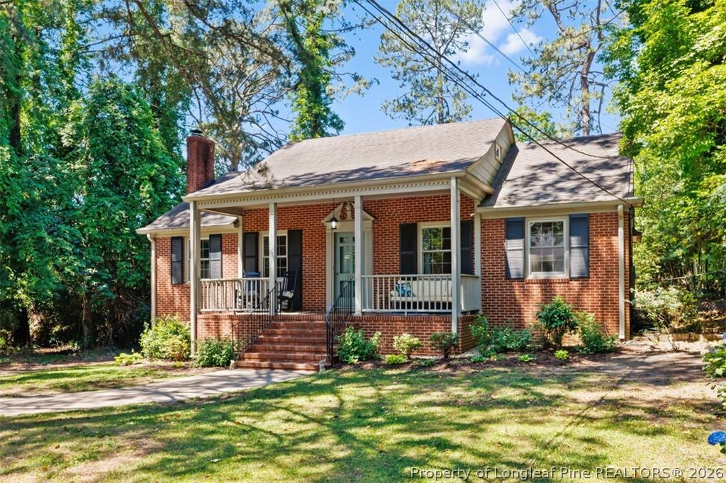 Photo of 304 Woodcrest Road, Fayetteville, NC 28305 (MLS # 762658)