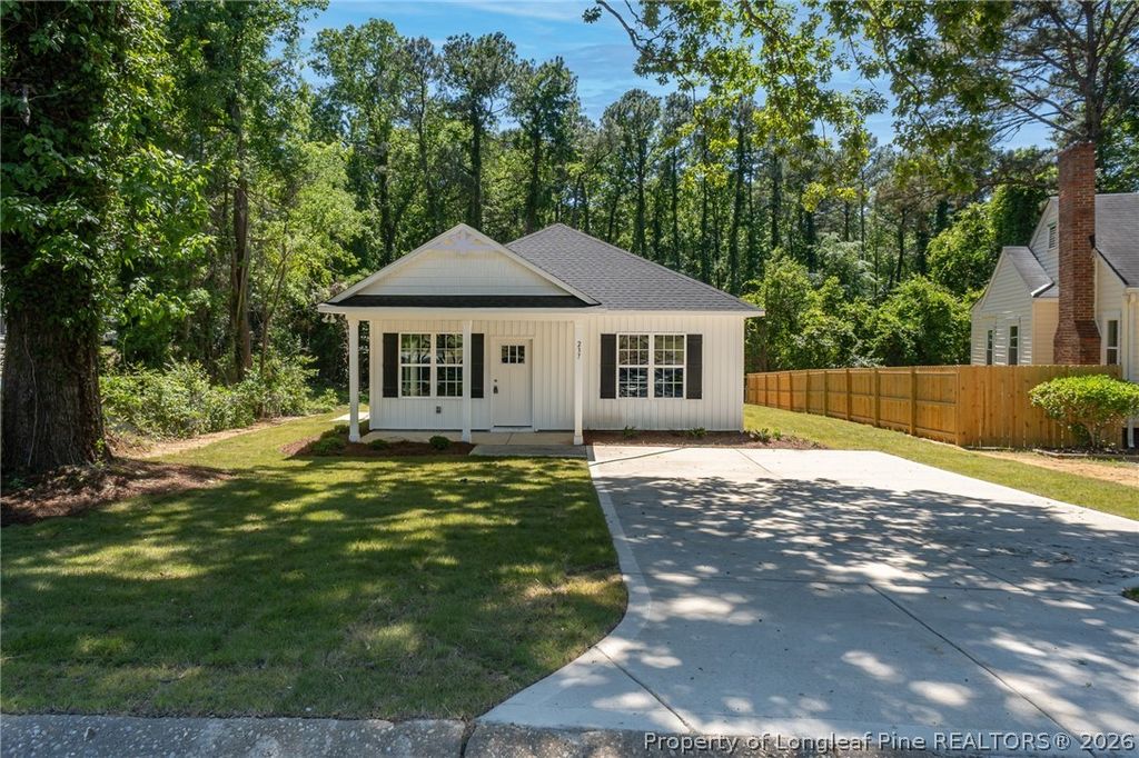 Photo of 237 WINDSOR Drive, Fayetteville, NC 28301 (MLS # 761947)