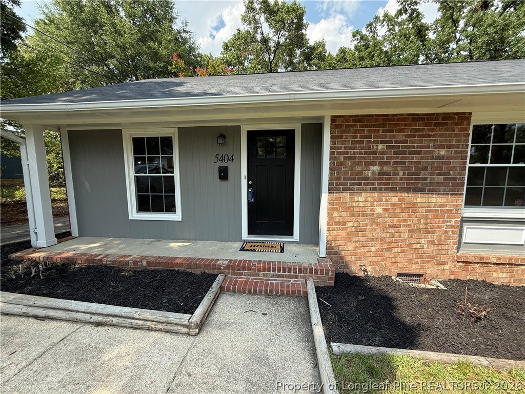 Photo of 5404 Sandstone Drive, Fayetteville, NC 28311 (MLS # 766536)