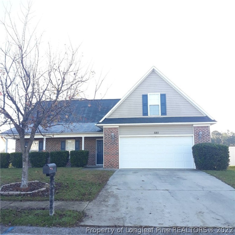 Photo 1 of 28 — 585 Fairfield Circle, Raeford, NC 28376