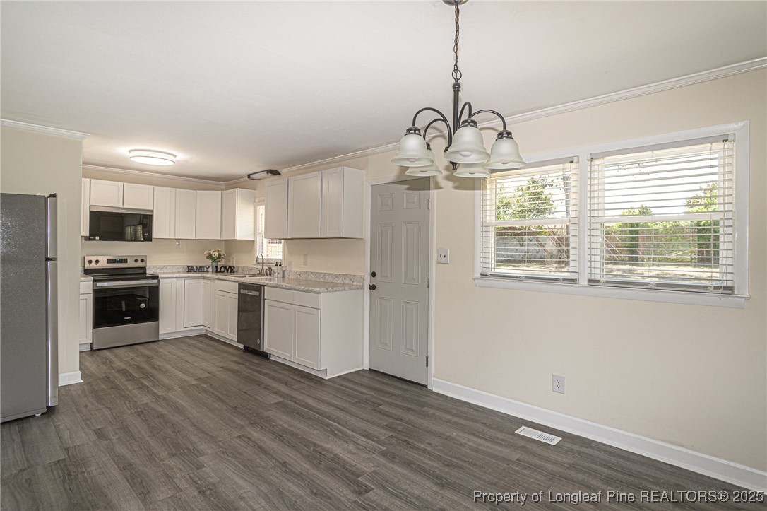 Fayetteville, North Carolina 28304, United States, 3 Bedrooms Bedrooms, ,2 BathroomsBathrooms,Residential,Active,98157