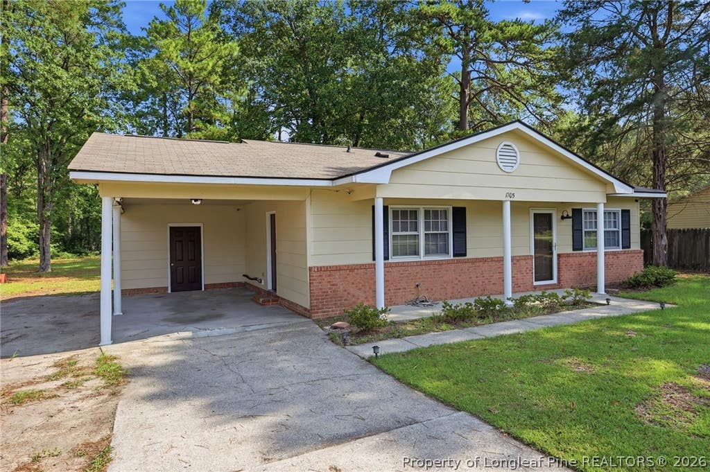 Photo of 1705 Sand Hill Road, Hope Mills, NC 28348 (MLS # 767799)