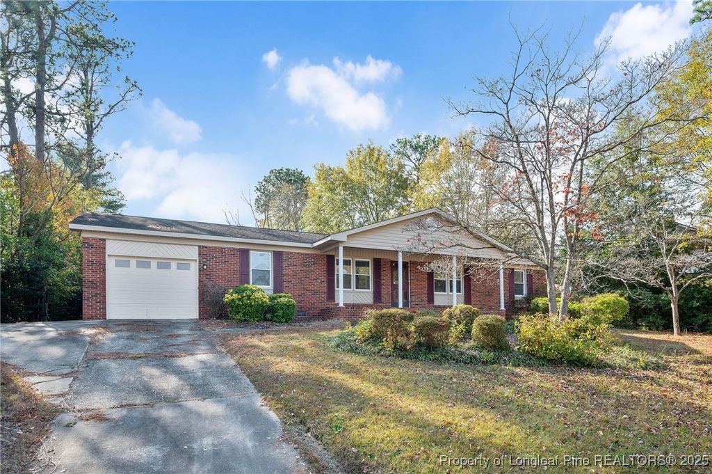 Photo of 5907 Ormskirk Drive, Fayetteville, NC 28304 (MLS # 752749)