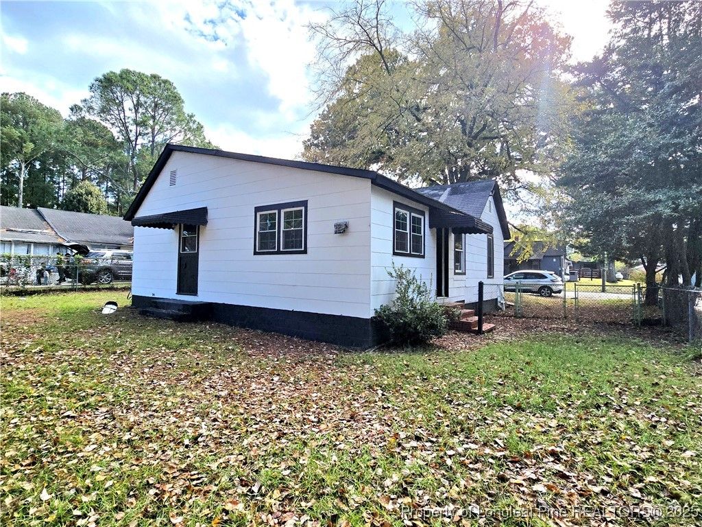 Photo of 209 Puritan Street, Fayetteville, NC 28306 (MLS # 753051)