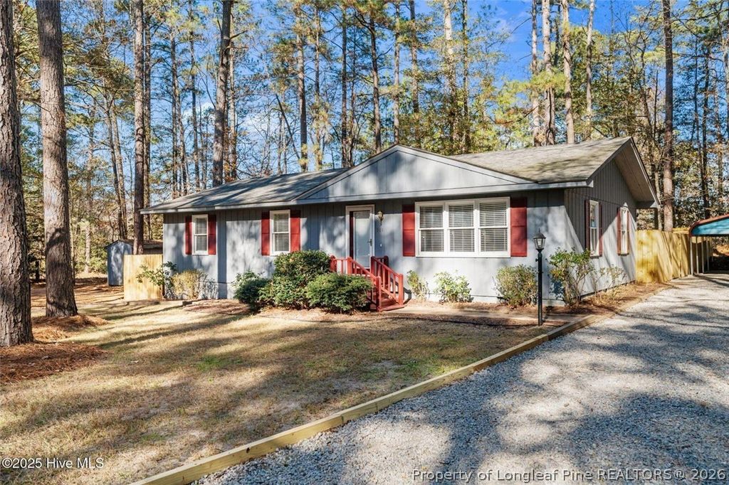 Photo of 901 Heather Trail, Aberdeen, NC 28315 (MLS # 758693)