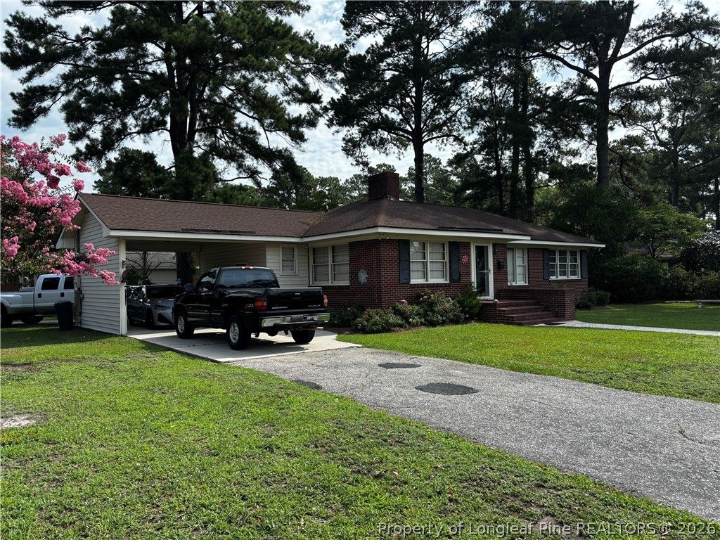 Photo of 704 W 27th Street, Lumberton, NC 28358 (MLS # 766273)
