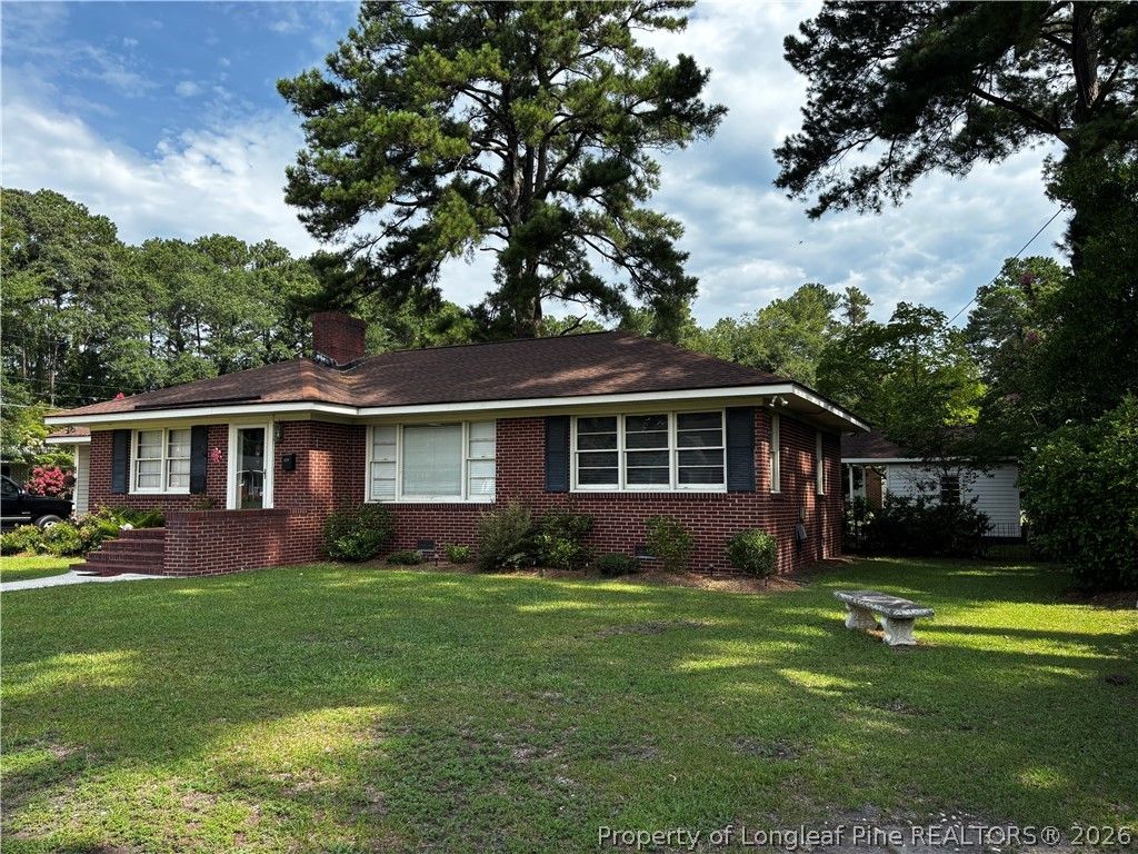 Photo of 704 W 27th Street, Lumberton, NC 28358 (MLS # 766273)