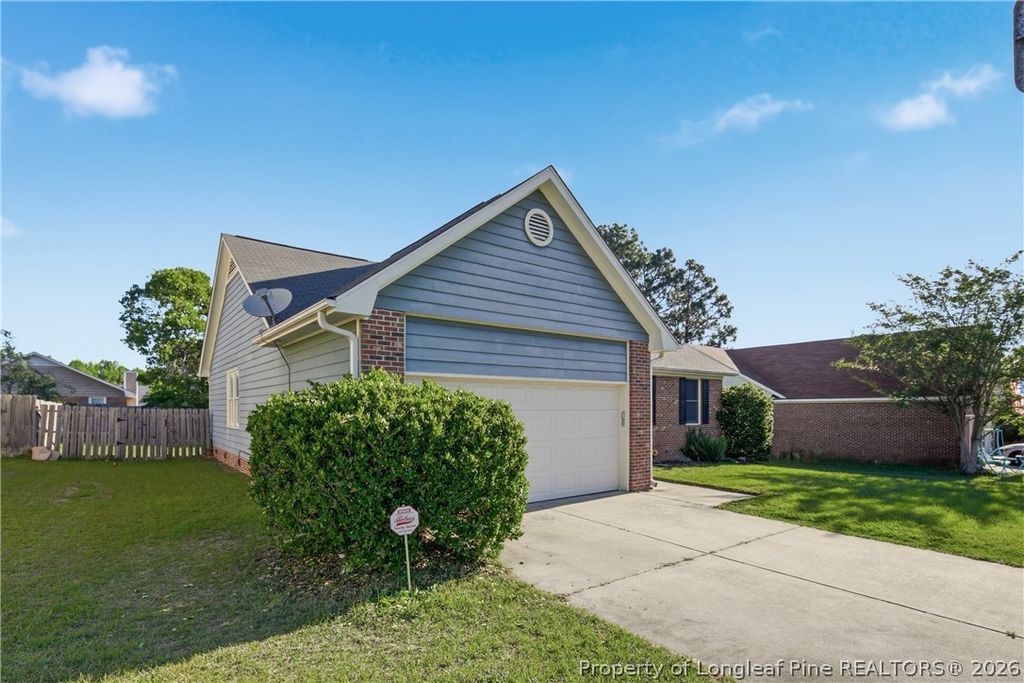 Photo of 5532 Bear Creek Circle, Fayetteville, NC 28304 (MLS # 762107)