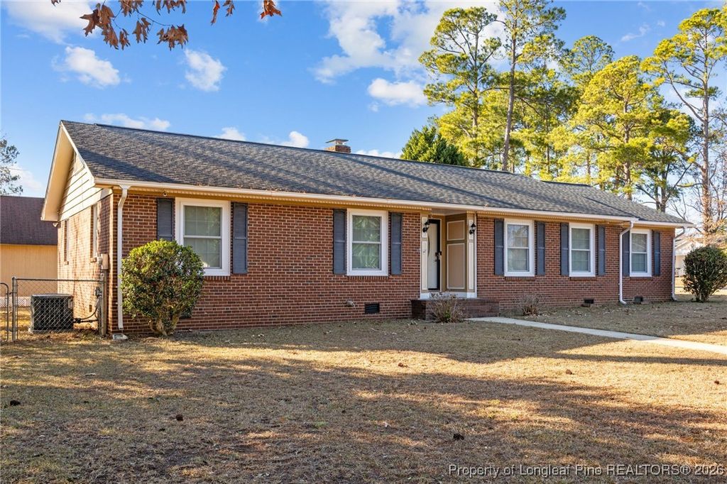 Photo of 6319 WHITEHALL Dr, Fayetteville, NC 28303 (MLS # 755992)