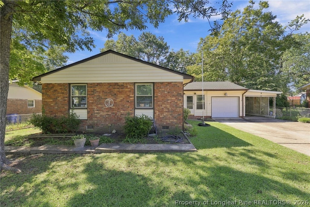 Photo of 433 Morningside Drive, Fayetteville, NC 28311 (MLS # 770161)