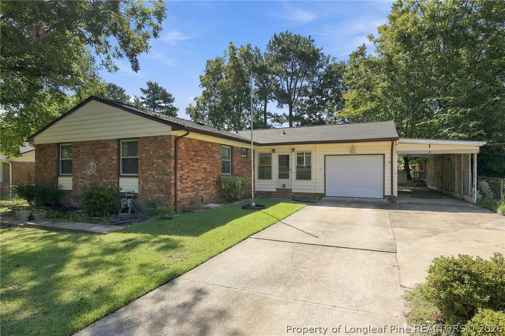 Photo of 433 Morningside Drive, Fayetteville, NC 28311 (MLS # 770161)