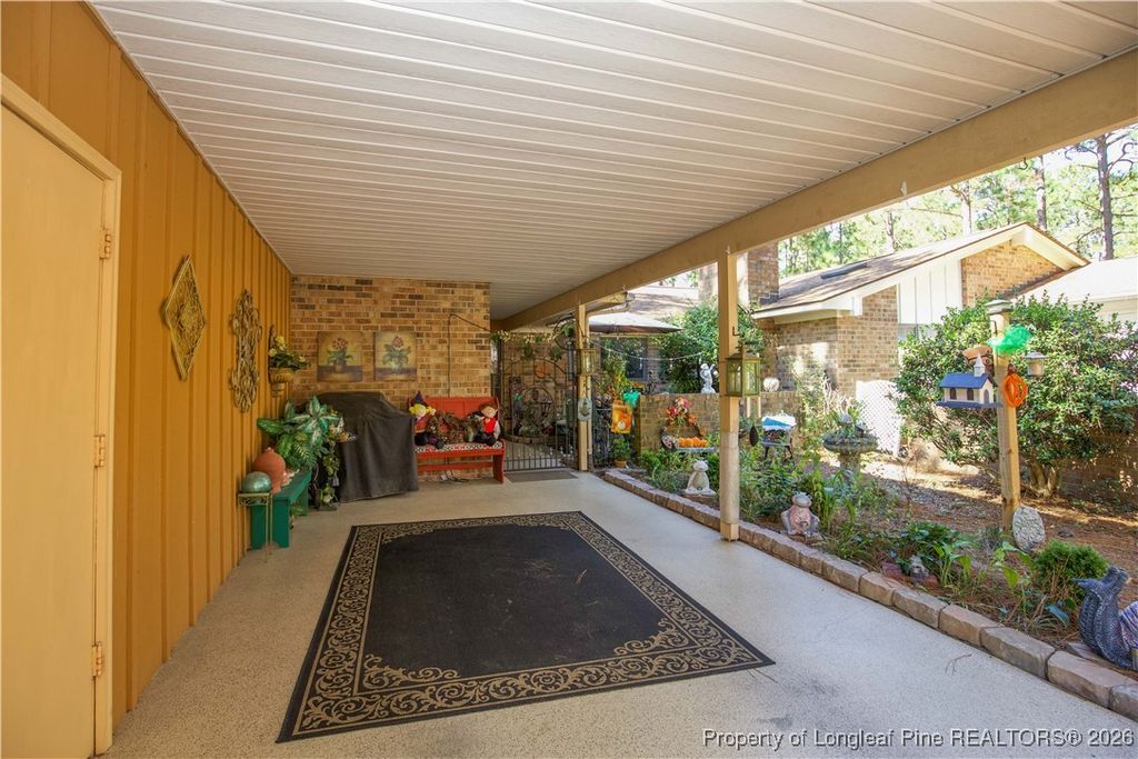 Photo of 642 Redwood Drive, Southern Pines, NC 28387 (MLS # 756197)