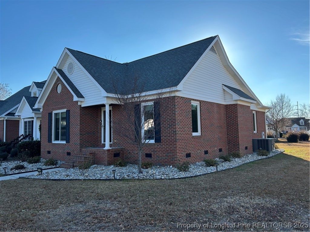 Photo of 712 Amberleaf Drive, Lumberton, NC 28358 (MLS # 754318)