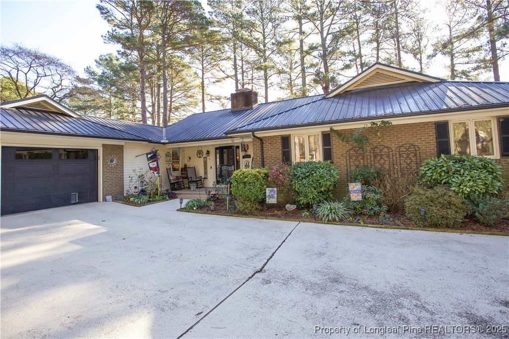 Photo of 104 Oxford Court, West End, NC 27376 (MLS # 754342)