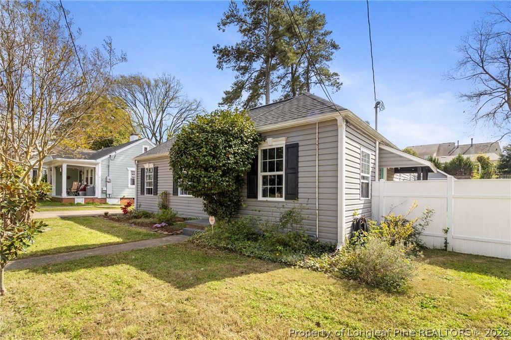 Photo of 1419 Summitt Avenue, Fayetteville, NC 28305 (MLS # 759824)