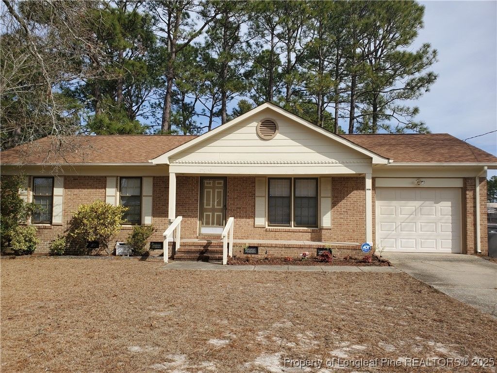Photo of 3264 Glenmore Drive, Hope Mills, NC 28348 (MLS # 751637)
