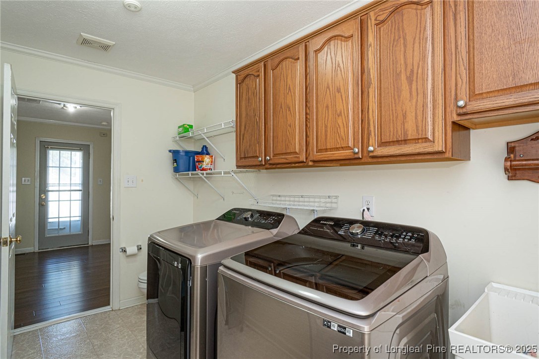 Hope Mills, North Carolina 28348, United States, 3 Bedrooms Bedrooms, ,3 BathroomsBathrooms,Residential,Active,212335