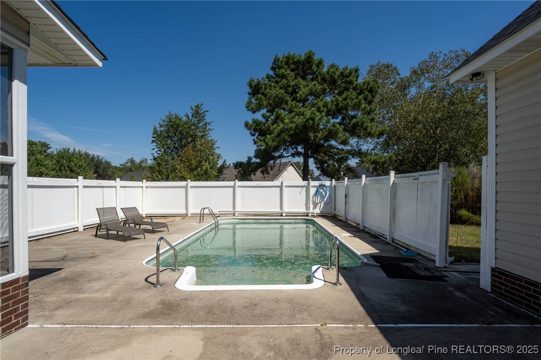 Hope Mills, North Carolina 28348, United States, 3 Bedrooms Bedrooms, ,3 BathroomsBathrooms,Residential,Active,212335