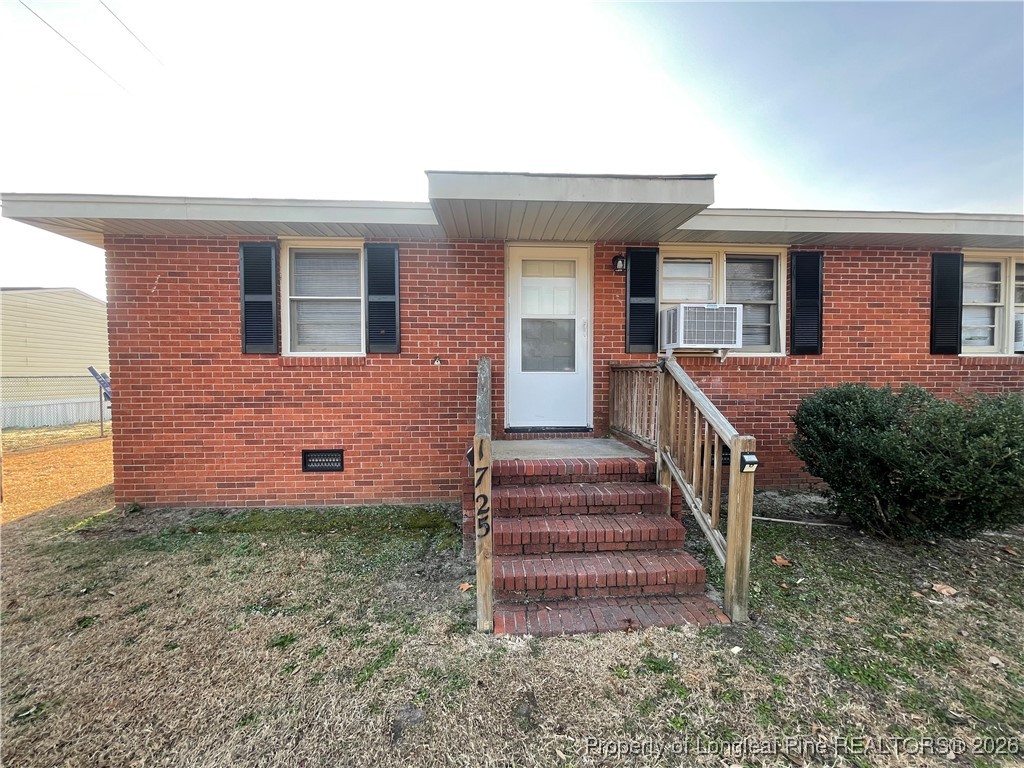 Photo 1 of 11 — 1725 Cumberland Drive, Fayetteville, NC 28311