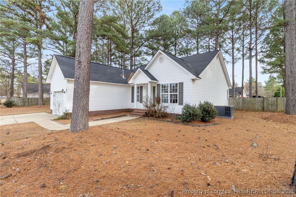 Photo of 105 Deer Lodge Court, Raeford, NC 28376 (MLS # 755442)